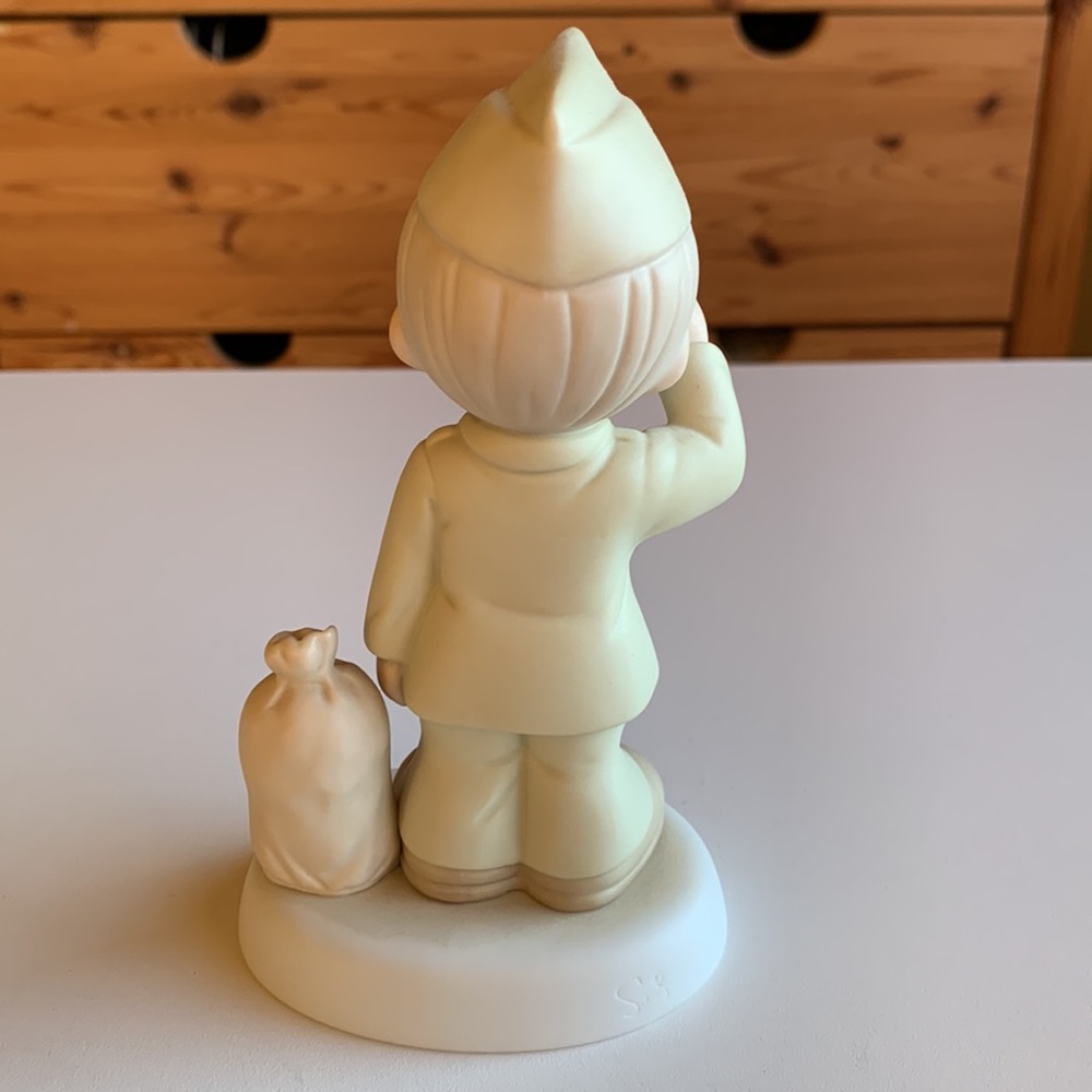 Precious Moments Figurine “Bless Those Who Serve Their Country,” Army - Picture 2 of 5